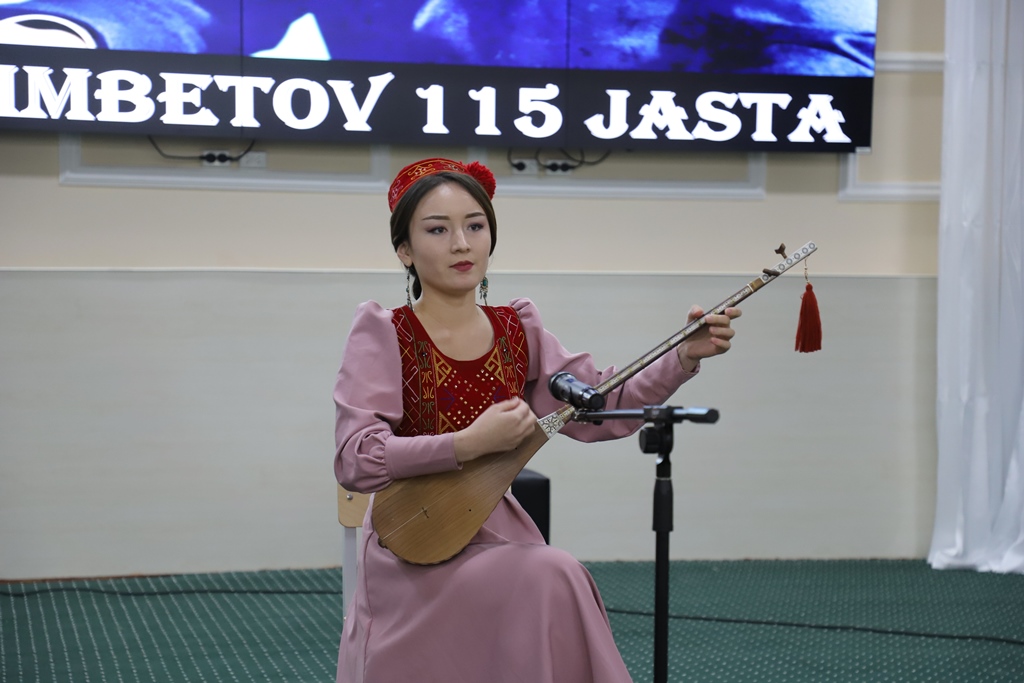 Yosh talaba Kasya Kovalskaya bilan jinsiy aloqa